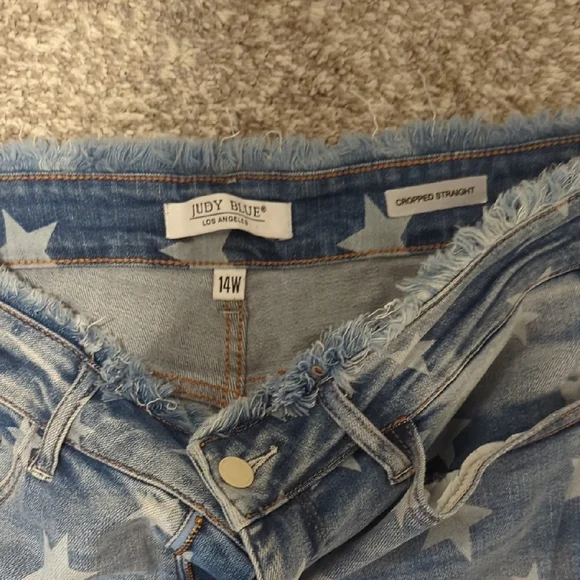Judy Blue Starry Light Blue Cropped Jeans - Picture 2 of 3